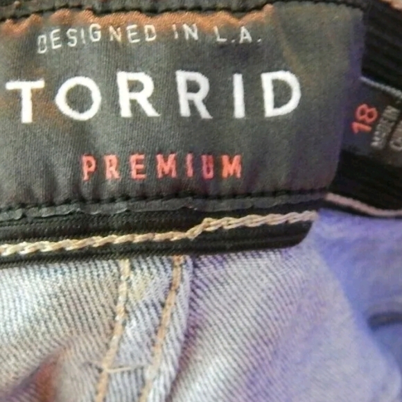 Torrid Sky High Skinny Crop Jeans - Picture 4 of 4